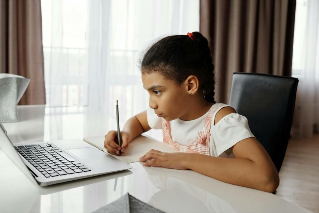 Why More Families Are Choosing to Tutor Online in 2025